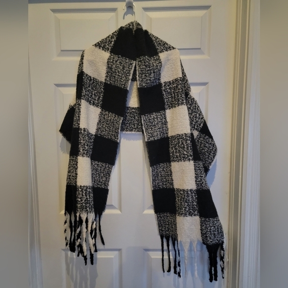 AERIE Plaid Scarf Winter - Picture 2 of 6